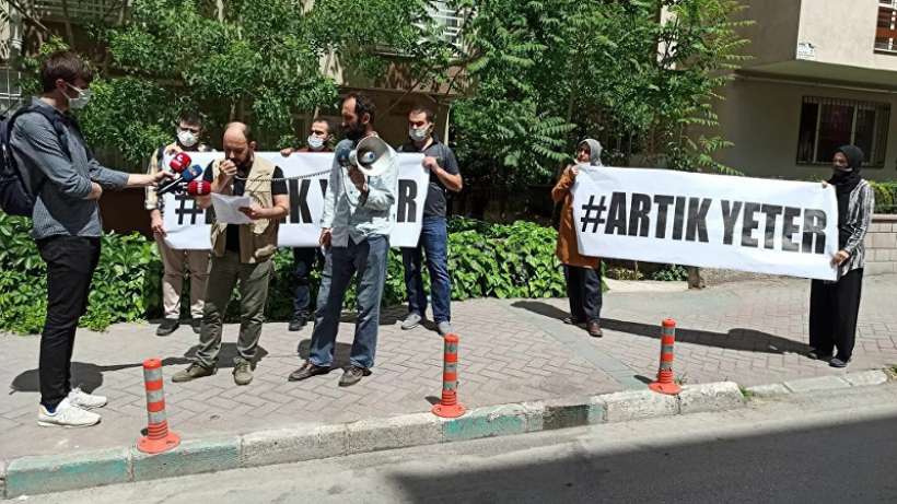 Ankarada esnaf vergi levhalarını yaktı