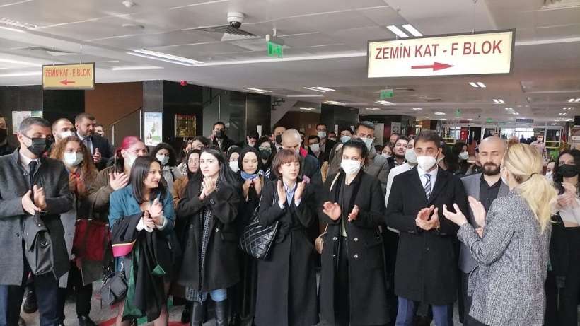 Avukatlar Gebze Adliyesi’ndeki çanta arama uygulamasını protesto etti