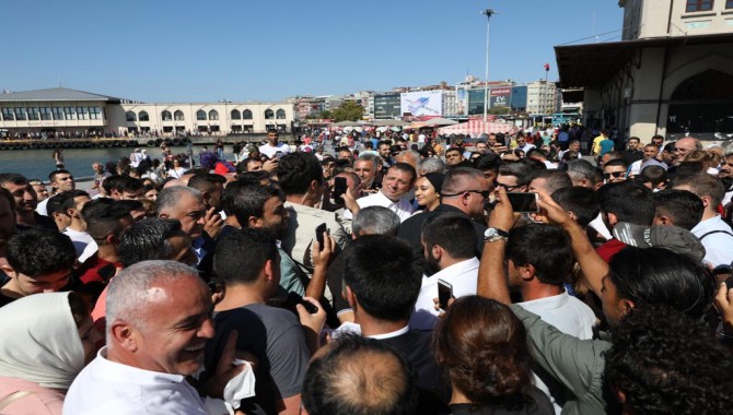 Başkan İmamoğlu hem Kadıköy’ün hem de gençlerin sorunlarına el attı!