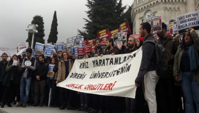 Beyazıt’ta YÖK protestosu: Kriz yaratanların, direniş üniversitenin!