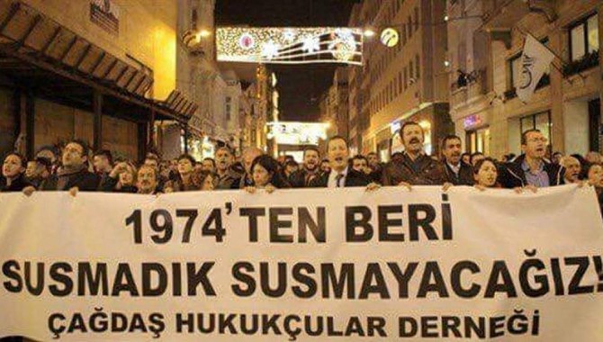 Çağdaş Hukukçular Derneği (ÇHD), resmi tüzel kişiliğini yeniden aldığını açıkladı