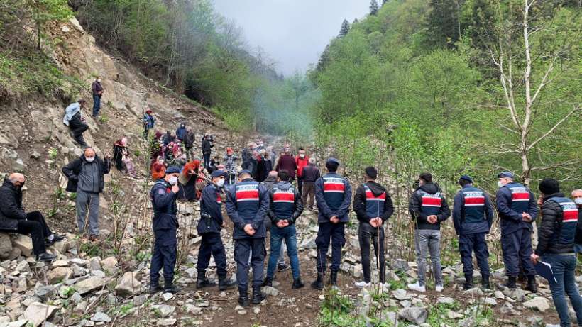 Cengiz İnşaatın taş ocağına karşı İkizdereliler direniyor