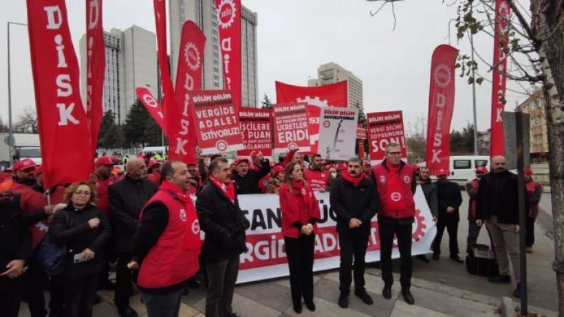 DİSK bakanlık önünde: Asgari değil insanca yaşam