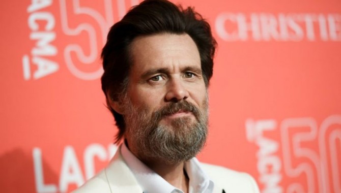 Dünyaca ünlü aktör Jim Carrey: “Özür Dilemeyin, Sosyalizmi Benimseyin”