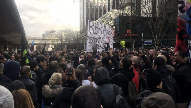 Fransa’da demiryolu işçileri Gare de Lyon’u işgal etti