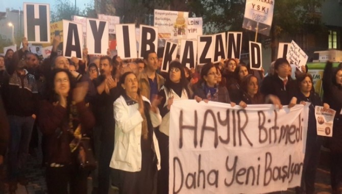 Gözaltına alınan 'YSK' protestocuları savcılık ifadesi için Çağlayan'da