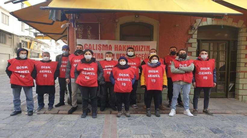 İzmir Valiliğin Kod-29la işten attığı belediye işçileri direnişe başladı