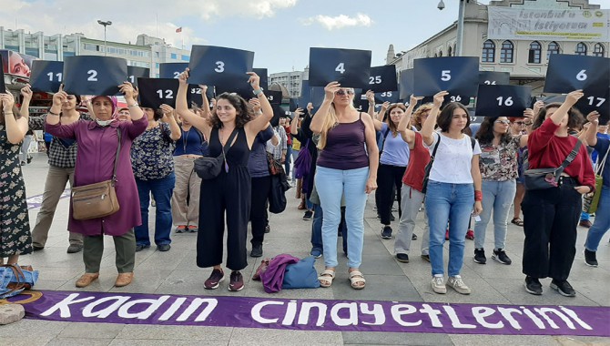 Kadınlar Birlikte Güçlü‘Cinayet haberi okumaya tahammülümüz kalmadı’