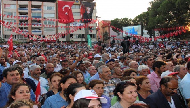 Kılıçdaroğlu, ‘Üzüm Mitingi’nde üreticilere seslendi