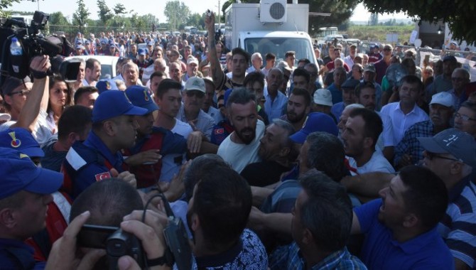 Kırklareli’de tarımsal sit alanına termik santral için yapılacak ÇED toplantısını halk engelledi