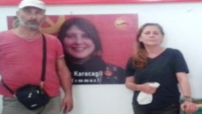 'Kırmızı fularlı kız' Deniz Karacagil'in anne ve babası gözaltına alındı