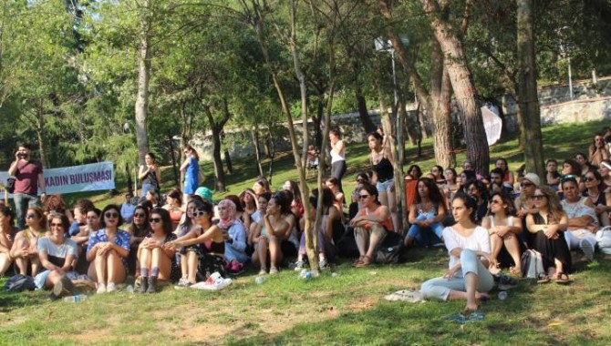 Maçka Parkı’nı ‘mora boyayan’ kadınlardan forum