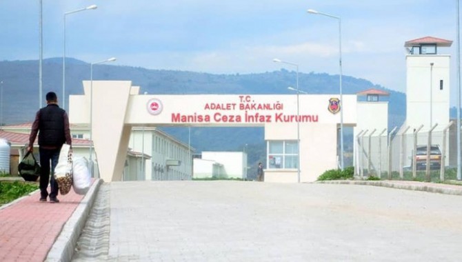 Manisa'da tutuklular darp edildi