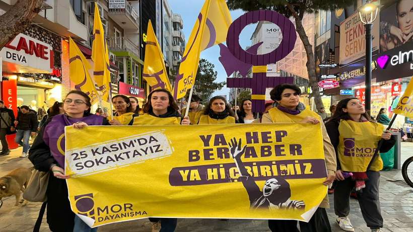 Mor Dayanışma üyeleri 25 Kasım’da sokağa çağırdı