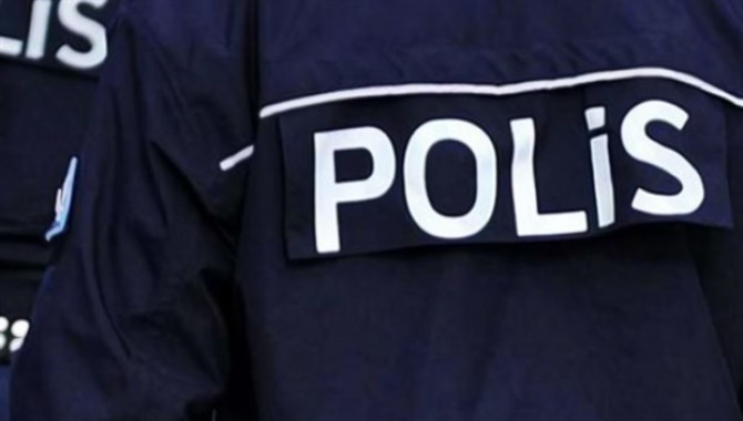 Polis, tartıştığı güvenlik görevlisini öldürdü