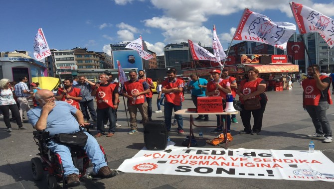 Tedi 'de işten atılan işçiler Kadıköy iskeleden çağrı yaptılar