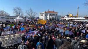 İstanbul Üniversiteler Dayanışması'nın Kadıköy'deki eylemi yasaklandı