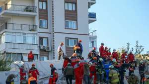 İzmir depremi 4. gün | Can kaybı 83 oldu, 962 yaralıdan 219'unun tedavisi sürüyor