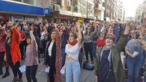 İzmir'de Las Tesis davası ertelendi