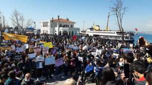 Öğrenciler gözaltılara karşı Kadıköy'de eylemde I"Kayyumlara karşı bundan sonrası hepimizde"