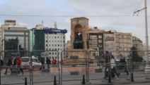 Taksim’de 8 Mart ablukası